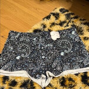 NWT Ivory Ella Black, navy  White High Waist Shorts butterfly XXL